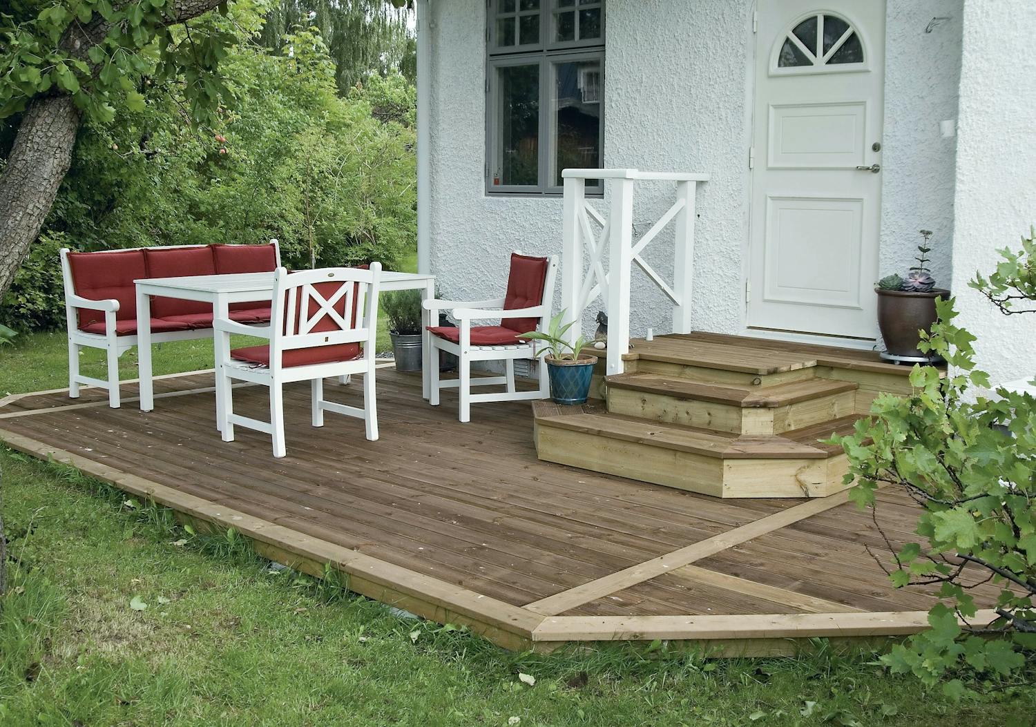 Ilmeikäs ja matala terassi